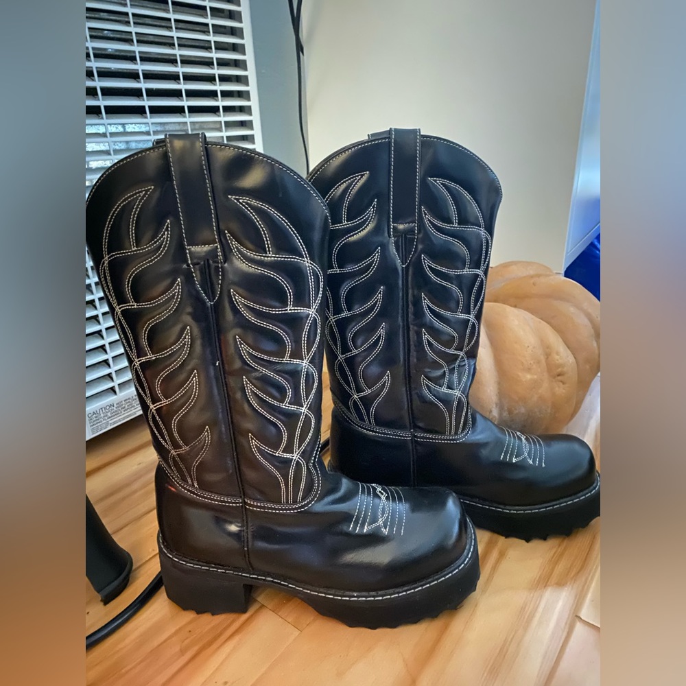 Vintage John Fluevog platform cowboy boot